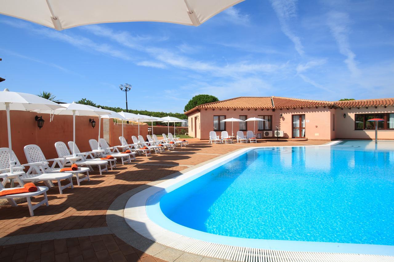Hotel Borgo Dei Pescatori Aglientu Exterior foto