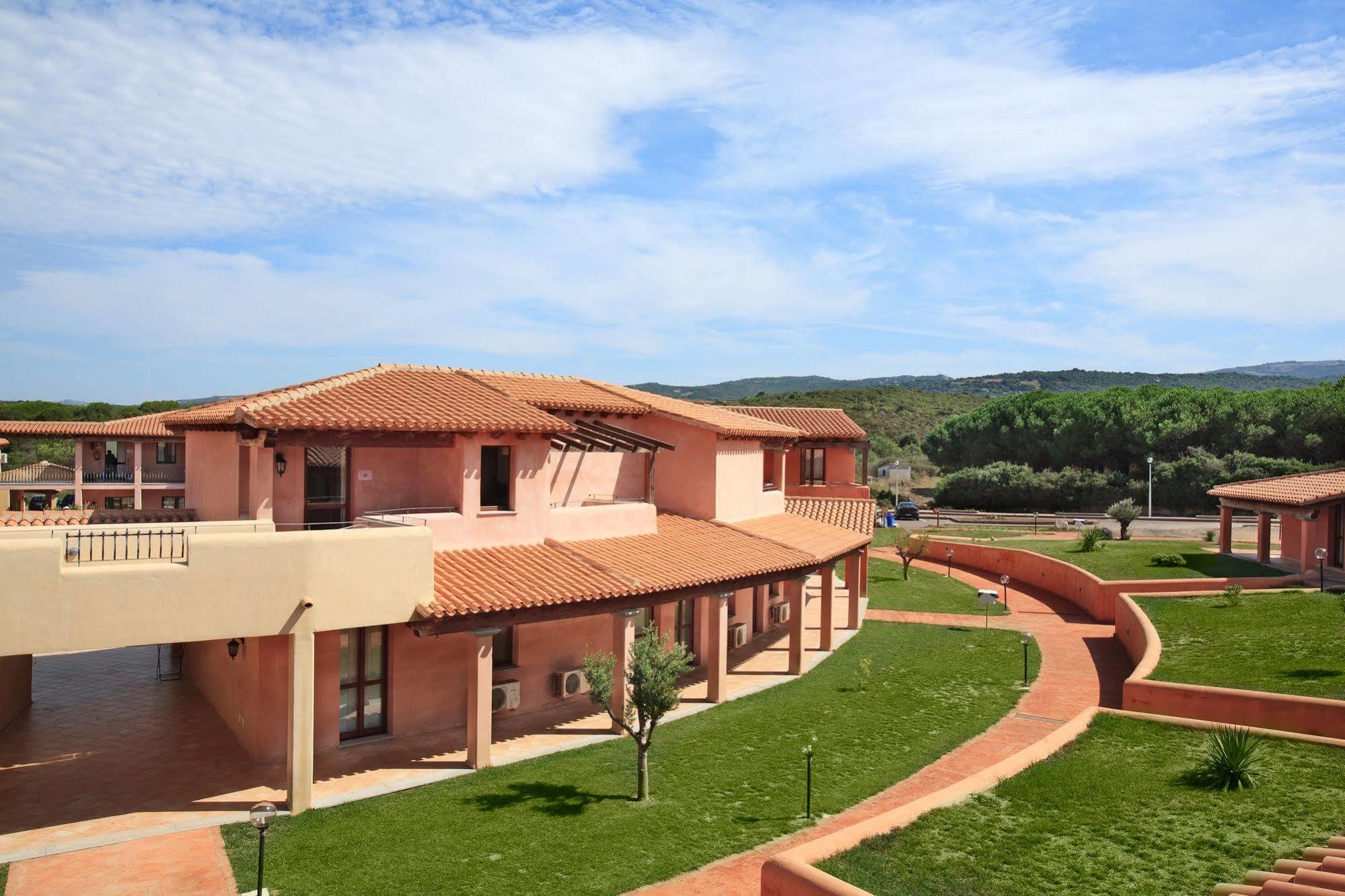 Hotel Borgo Dei Pescatori Aglientu Exterior foto
