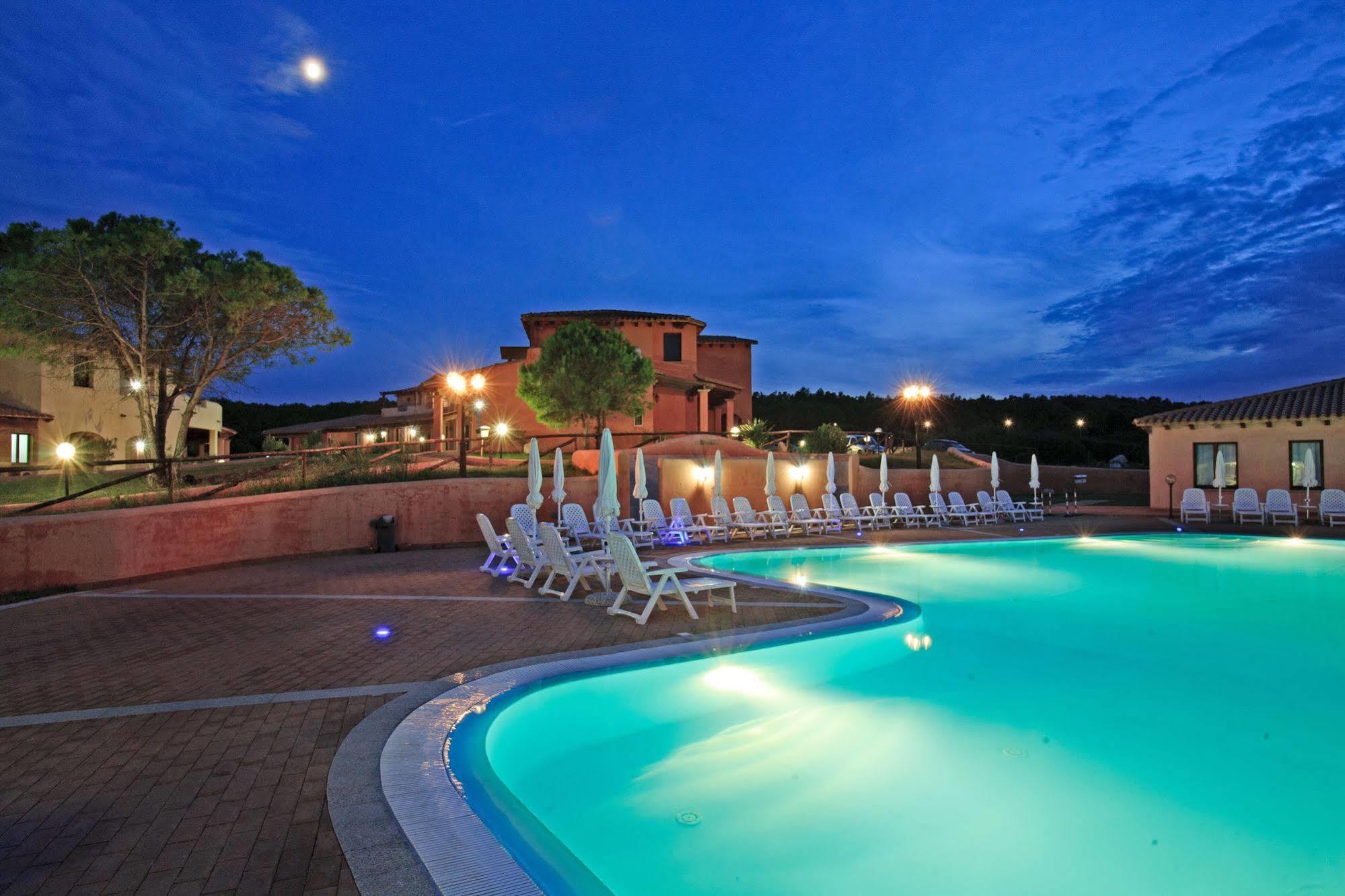 Hotel Borgo Dei Pescatori Aglientu Exterior foto