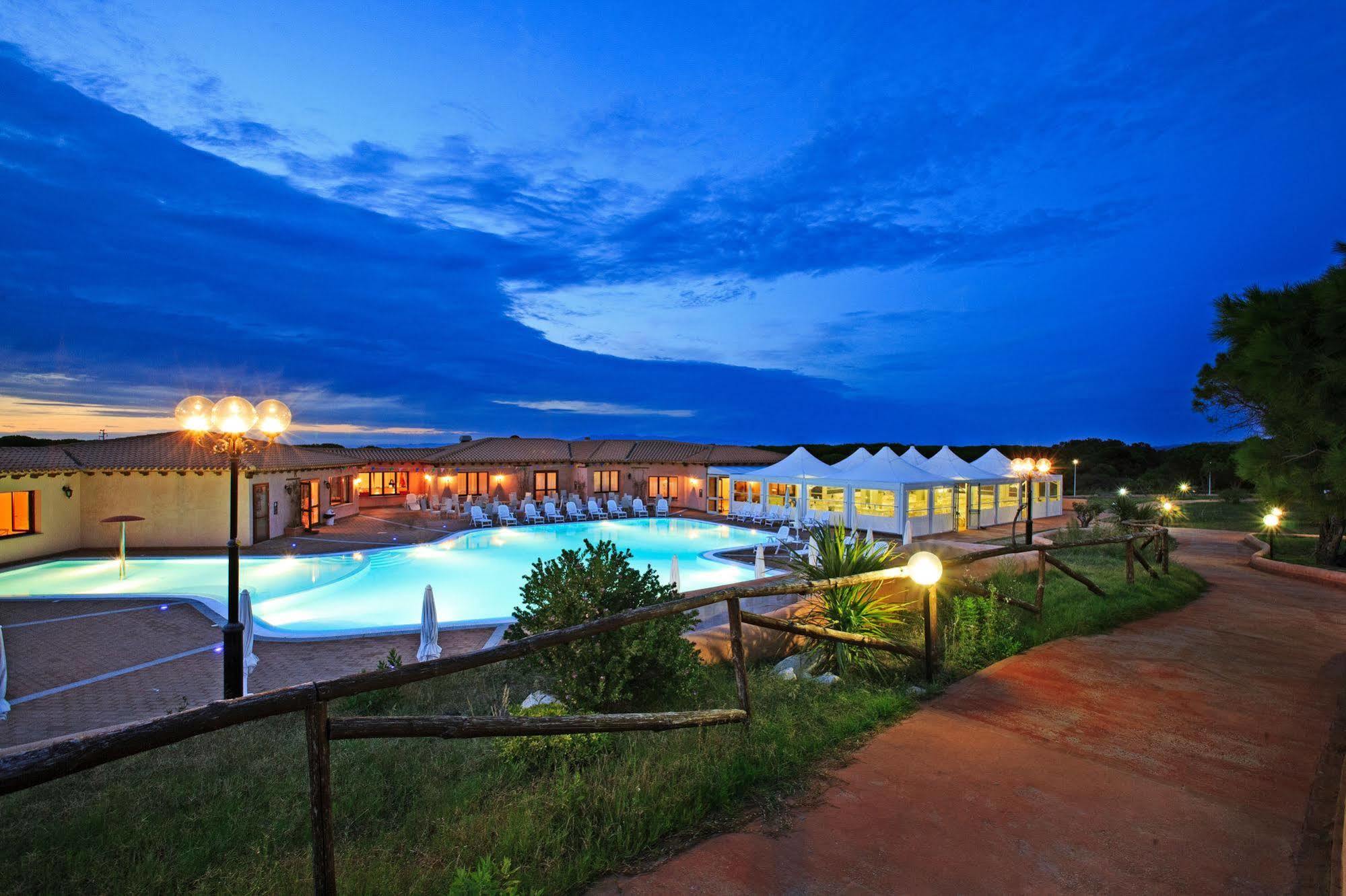 Hotel Borgo Dei Pescatori Aglientu Exterior foto