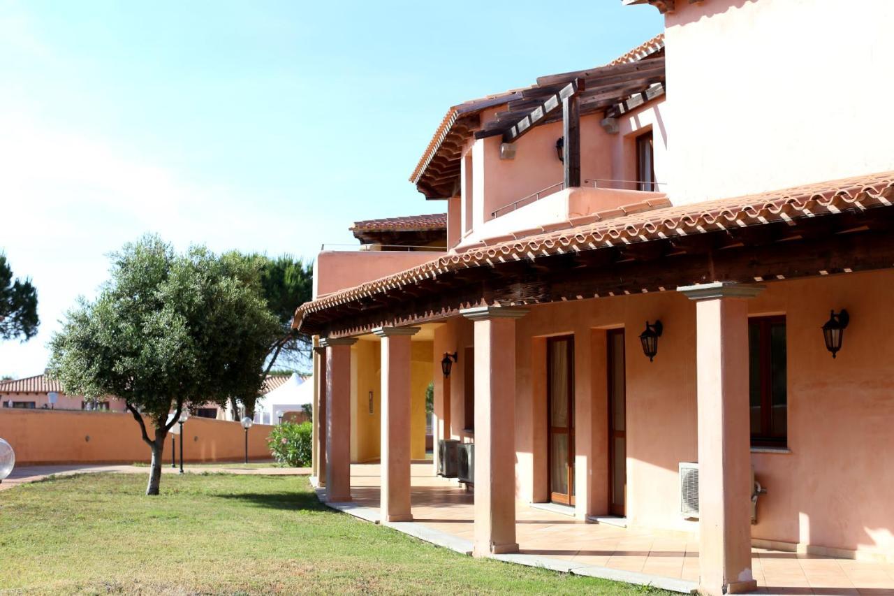 Hotel Borgo Dei Pescatori Aglientu Exterior foto