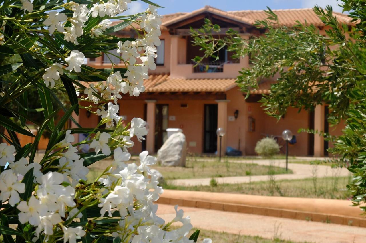 Hotel Borgo Dei Pescatori Aglientu Exterior foto