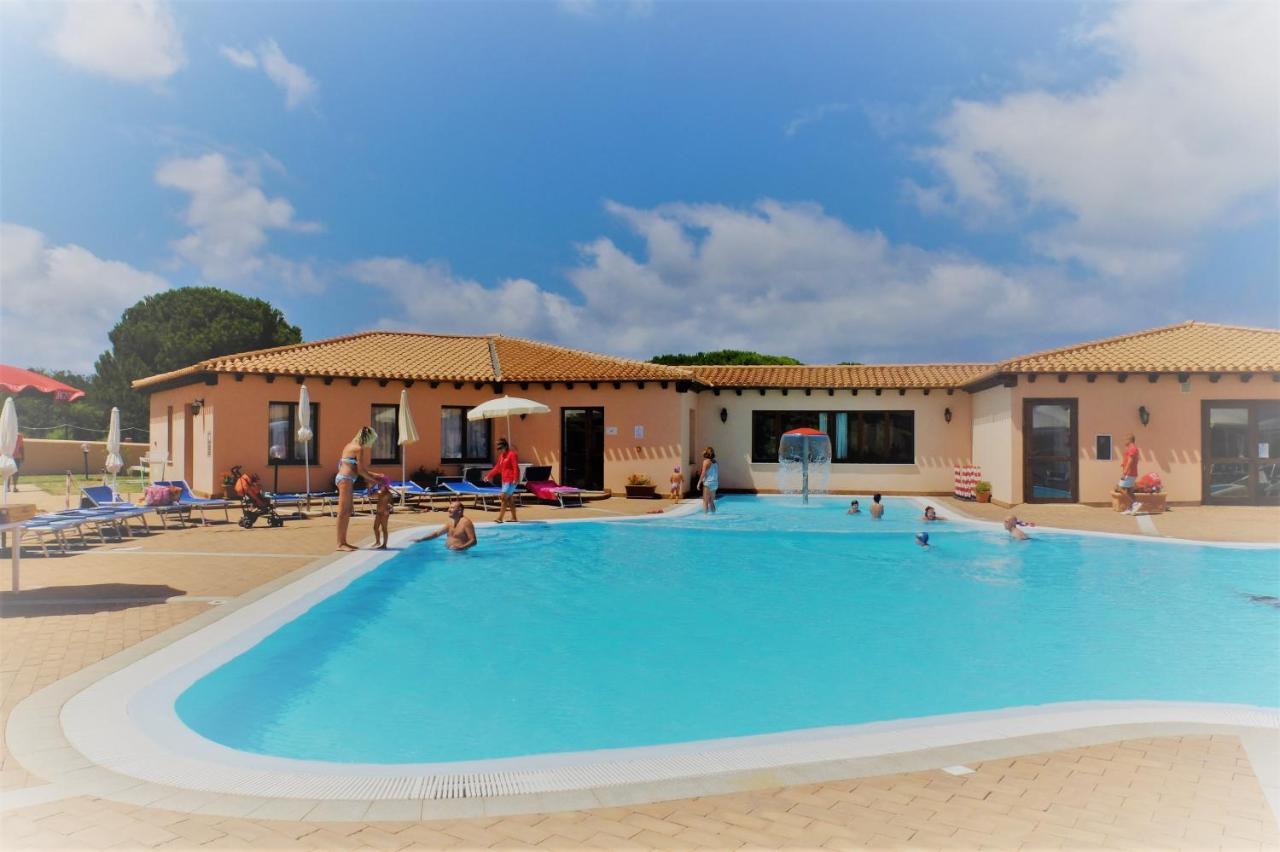 Hotel Borgo Dei Pescatori Aglientu Exterior foto