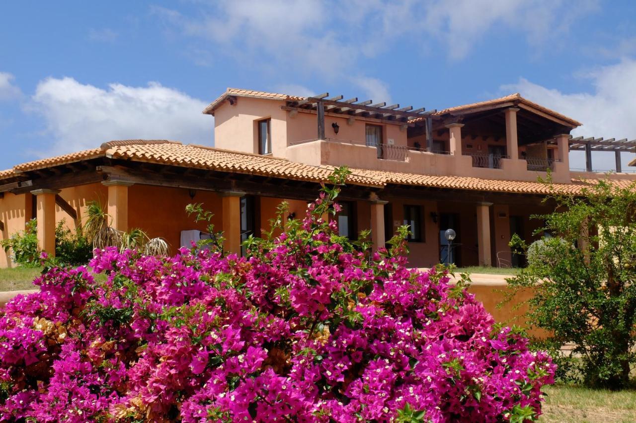 Hotel Borgo Dei Pescatori Aglientu Exterior foto