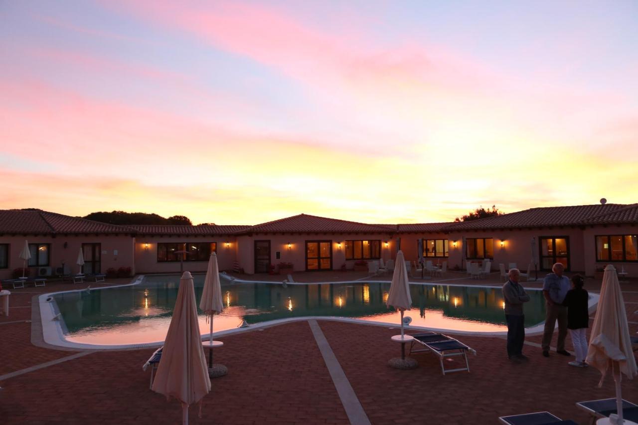 Hotel Borgo Dei Pescatori Aglientu Exterior foto